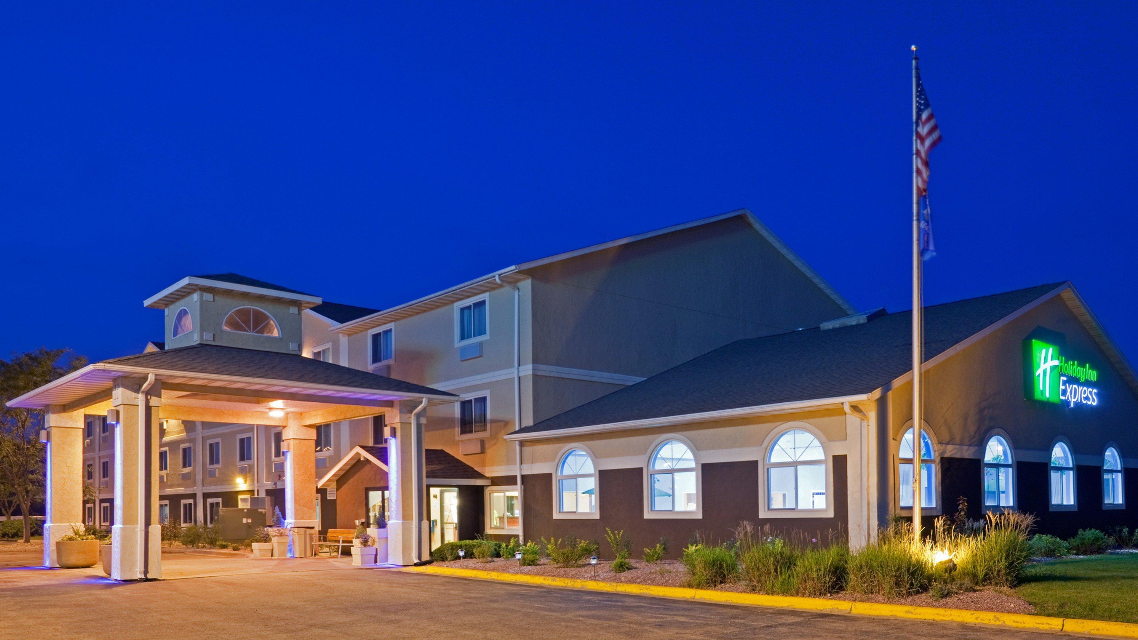 Holiday Inn Express Deforest By Ihg Bagian luar foto