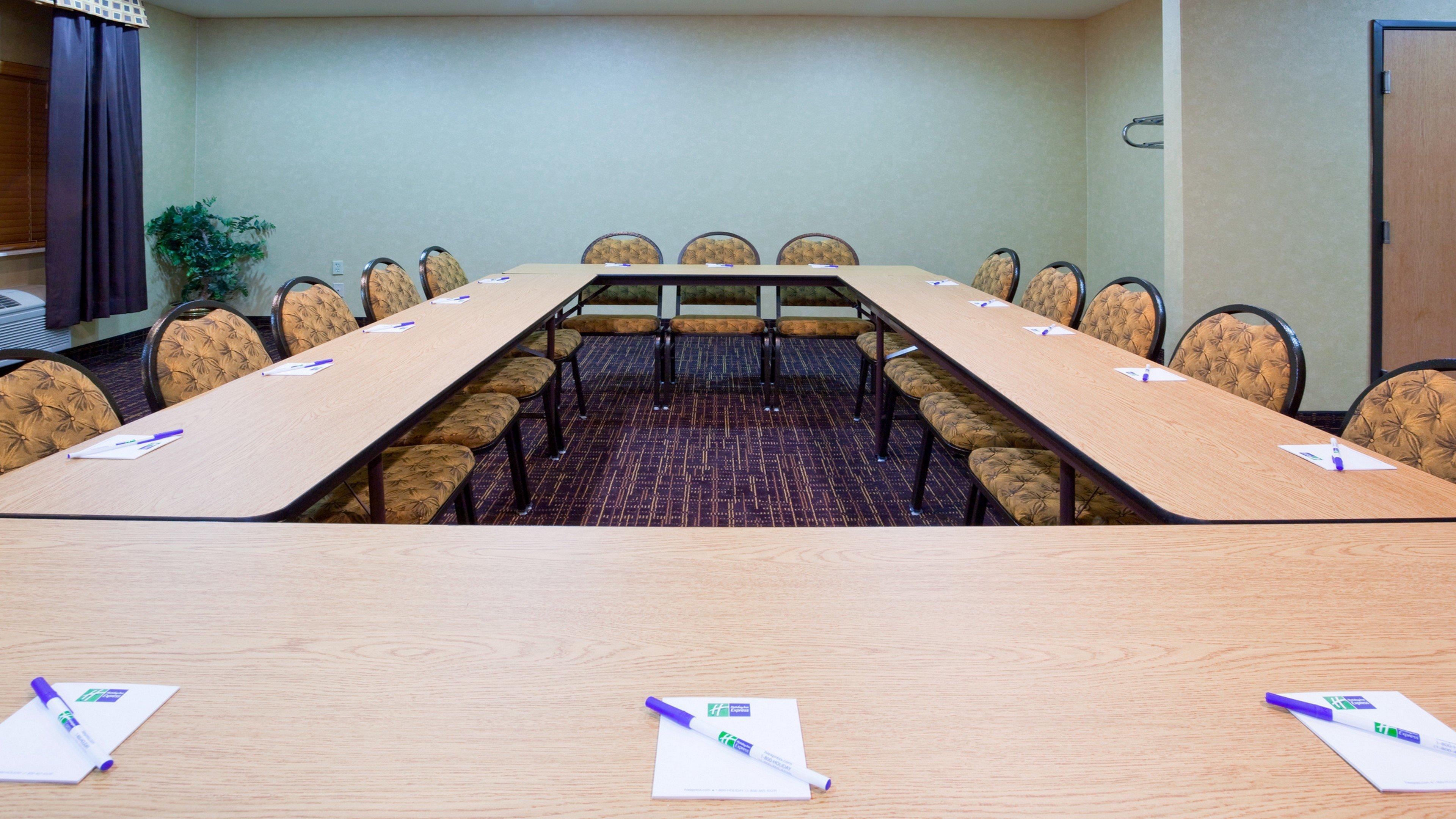 Holiday Inn Express Deforest By Ihg Bagian luar foto